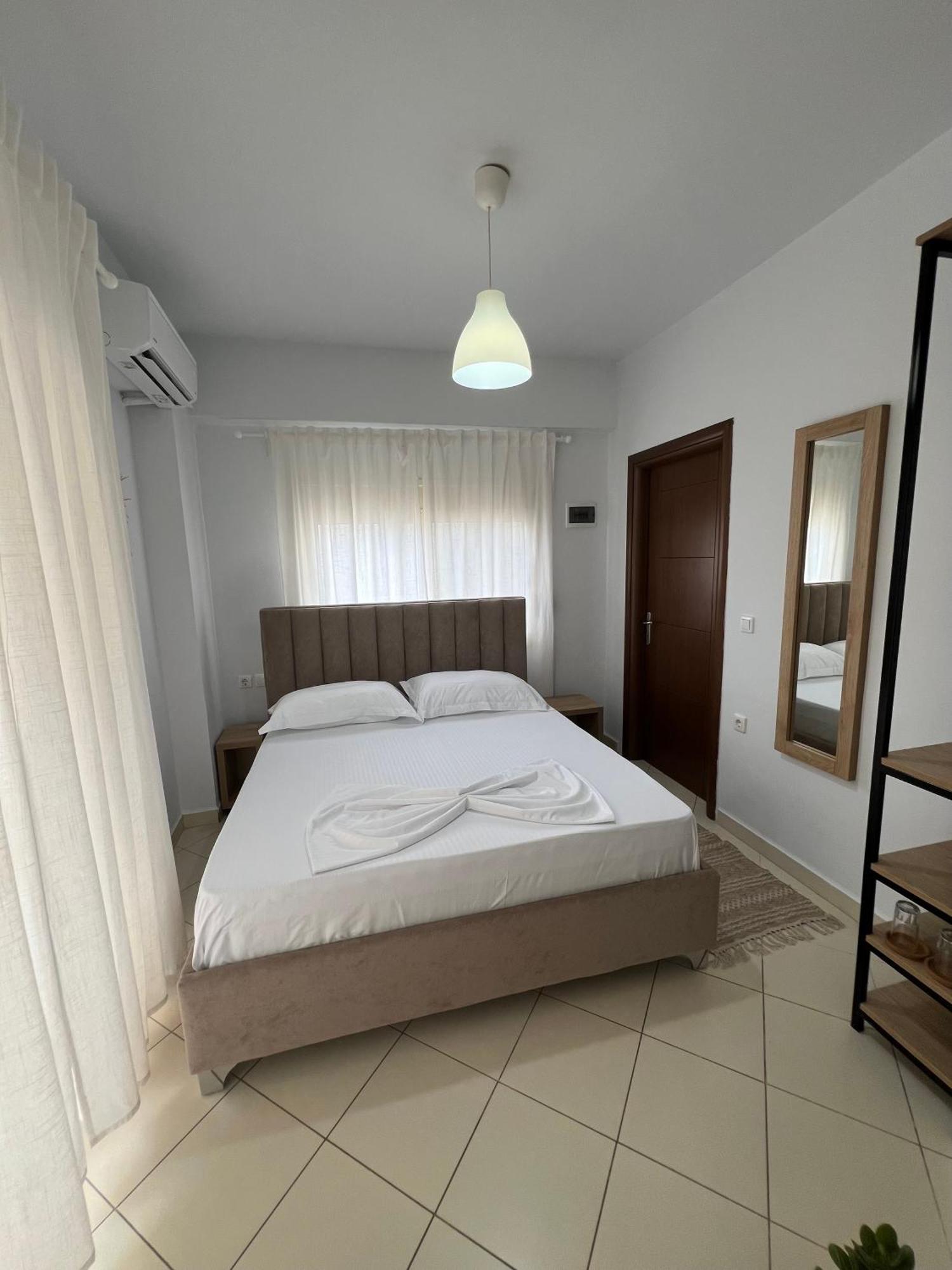 Helios Rooms Sarande Luaran gambar